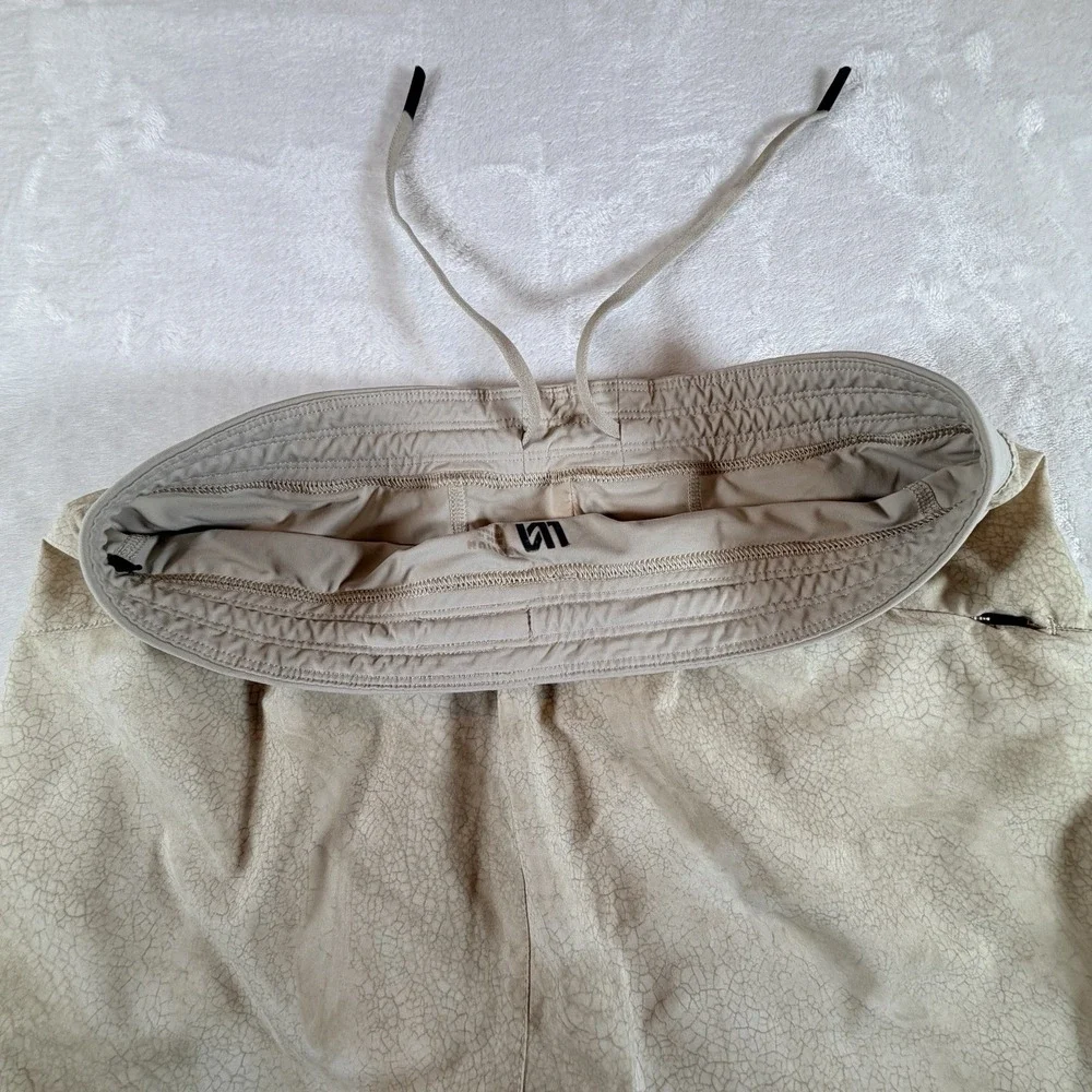 VRST Shorts Men's Sz M‎ Beige Pattern Stealth 7
